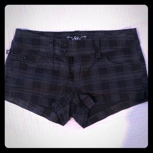 Black and white plaid mini shorts Sz 7 (run small)